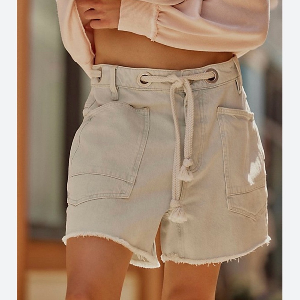 We The Free Moxie Barrel Shorts Size 27